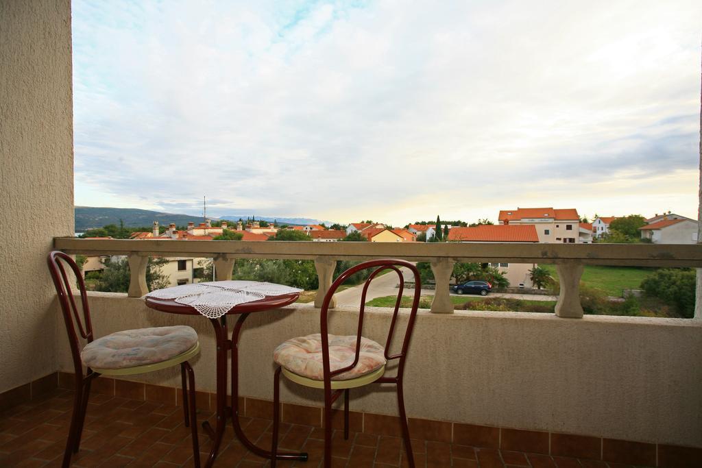 Apartment & Room Dinka, Krk Krk Town Exterior foto